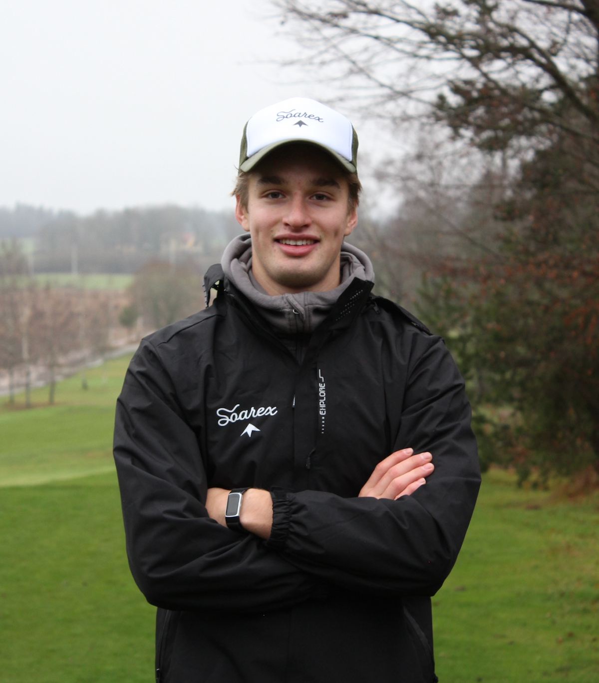 Modell med Soarex Golfkeps